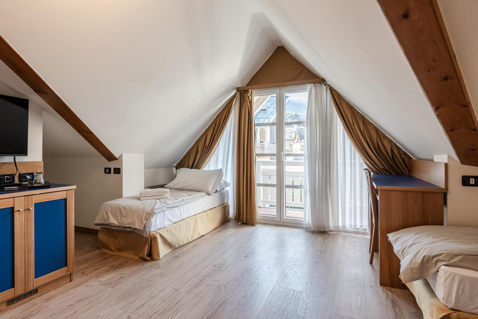 Hotel Garni Meledrio Димаро Екстериор снимка