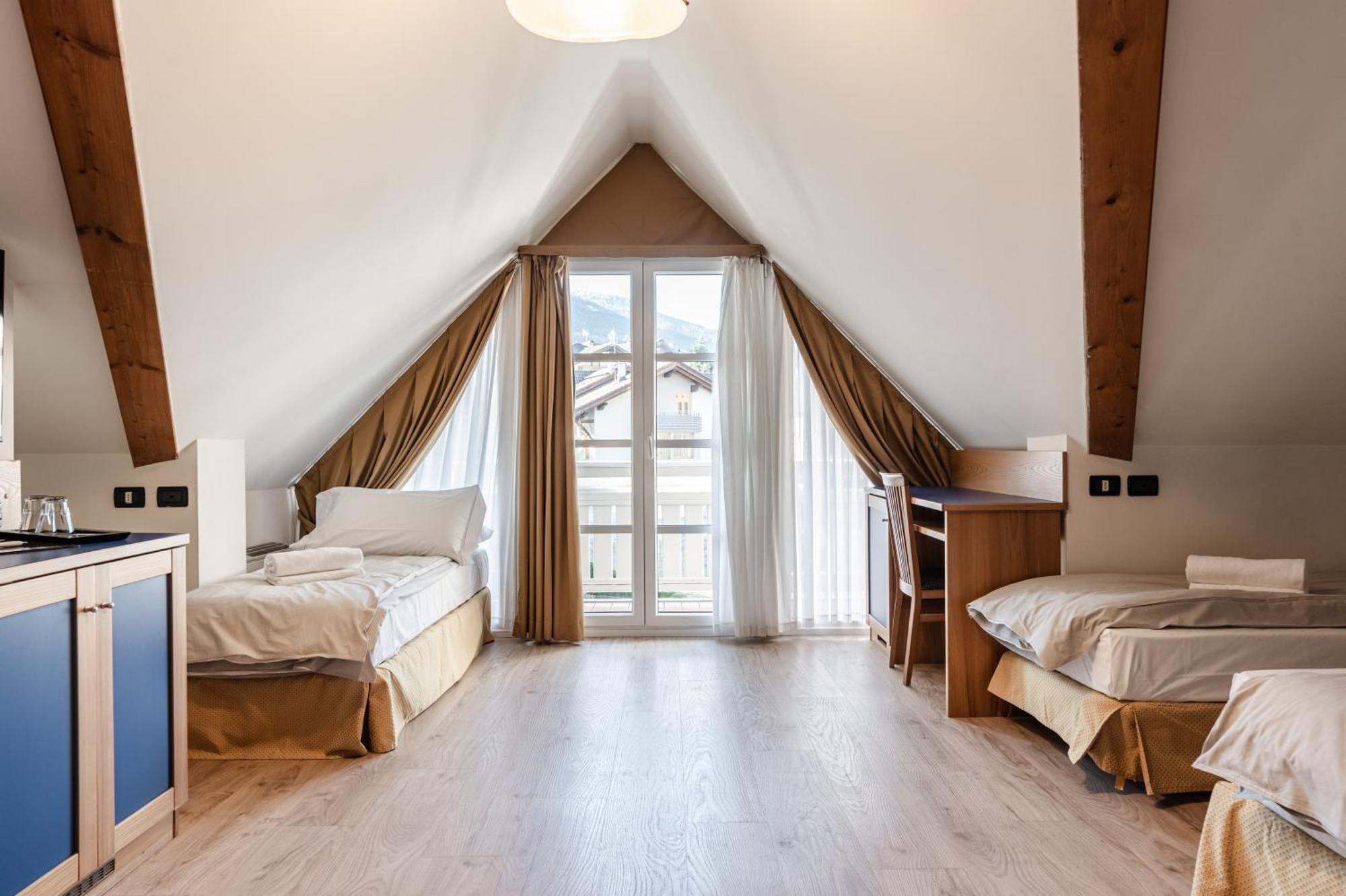 Hotel Garni Meledrio Димаро Екстериор снимка