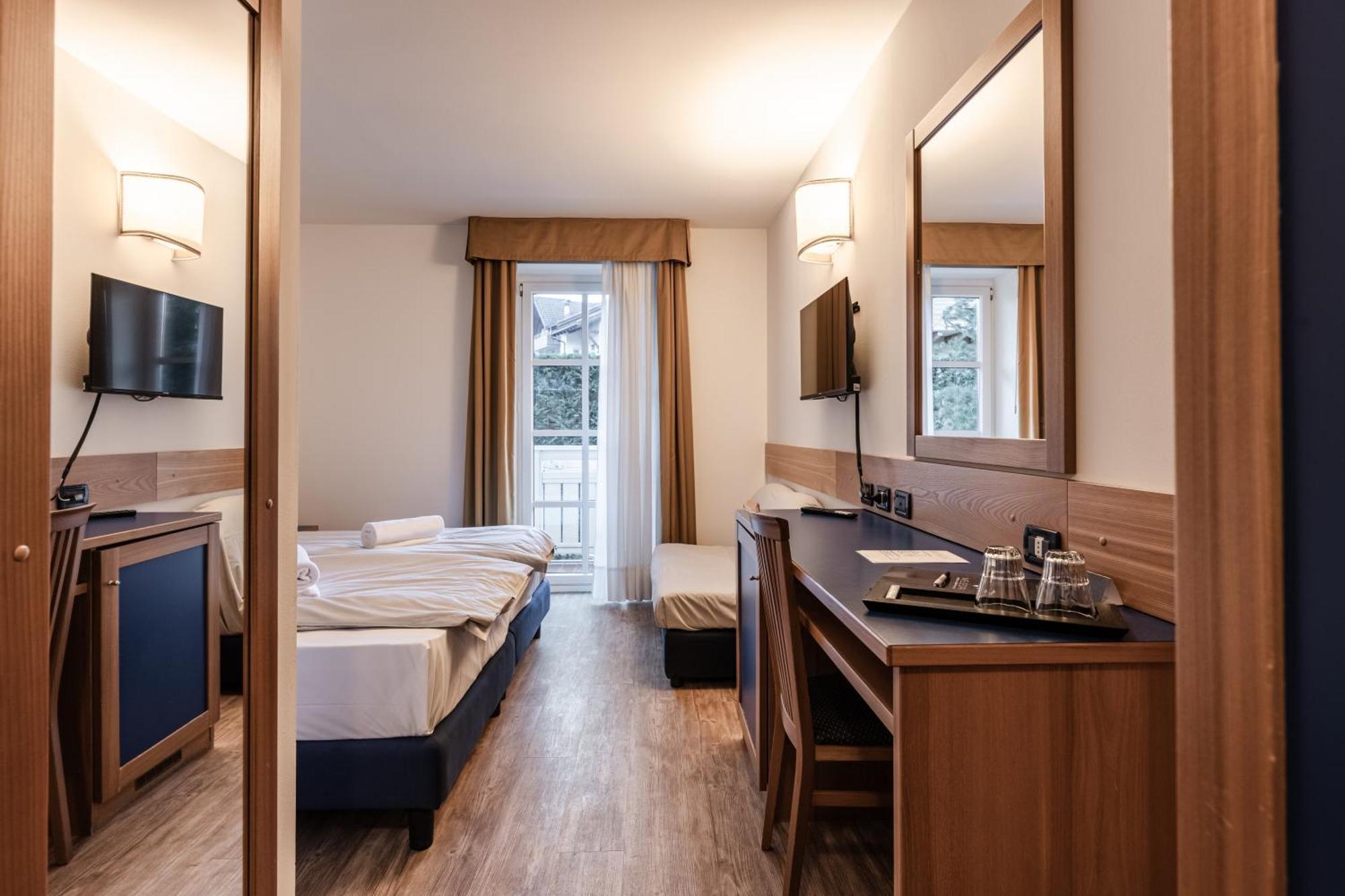 Hotel Garni Meledrio Димаро Екстериор снимка