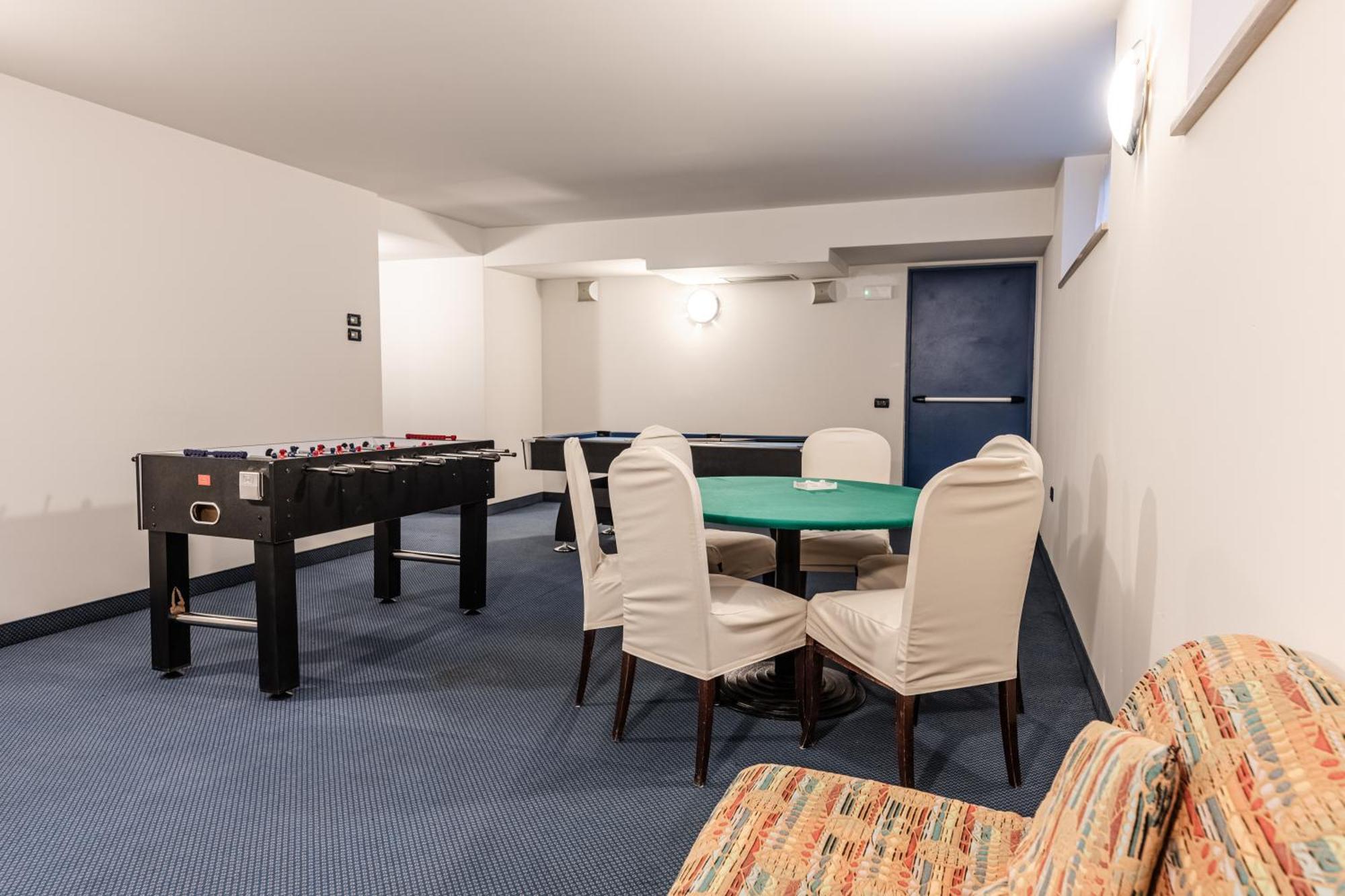 Hotel Garni Meledrio Димаро Екстериор снимка