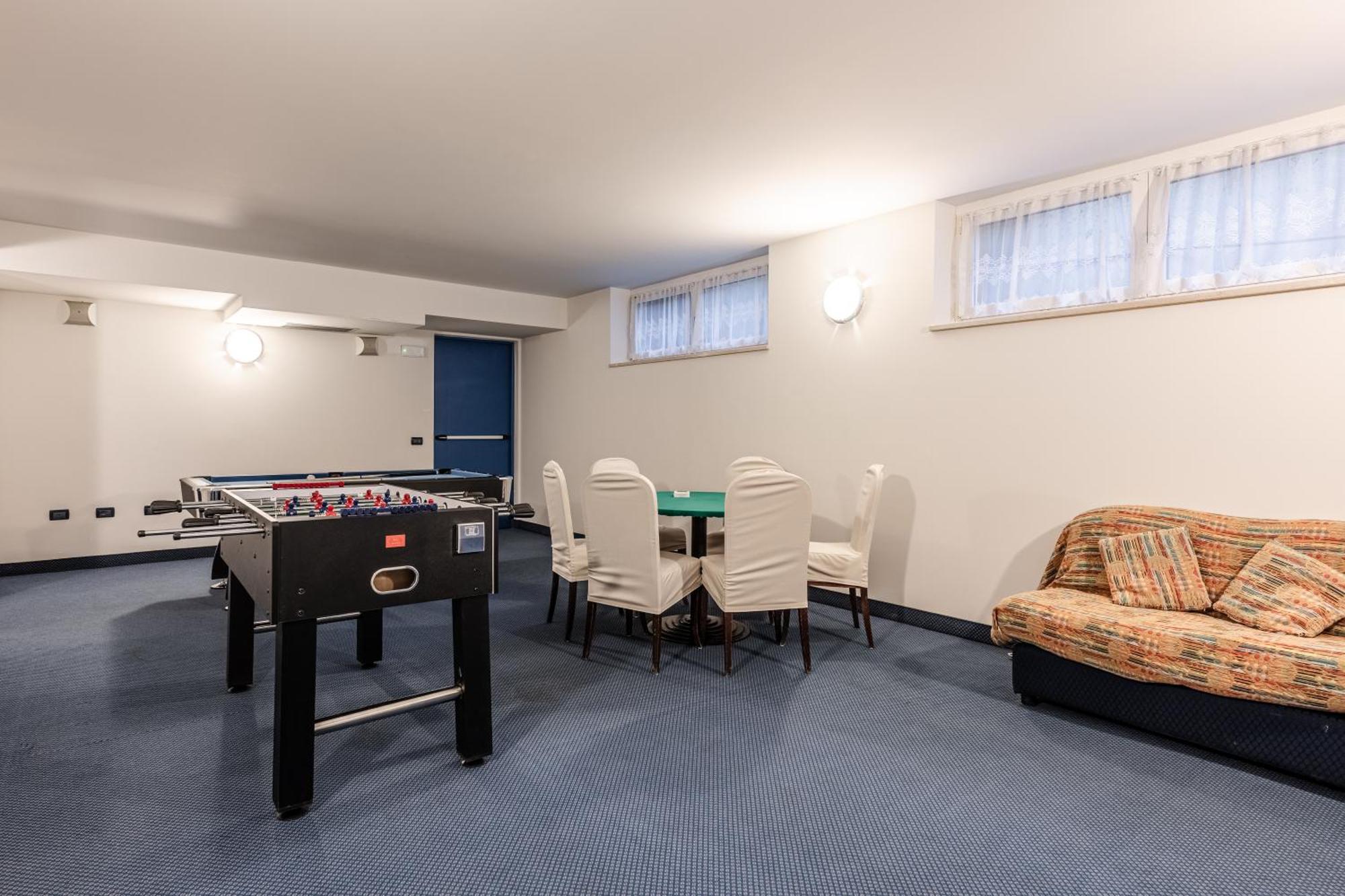 Hotel Garni Meledrio Димаро Екстериор снимка