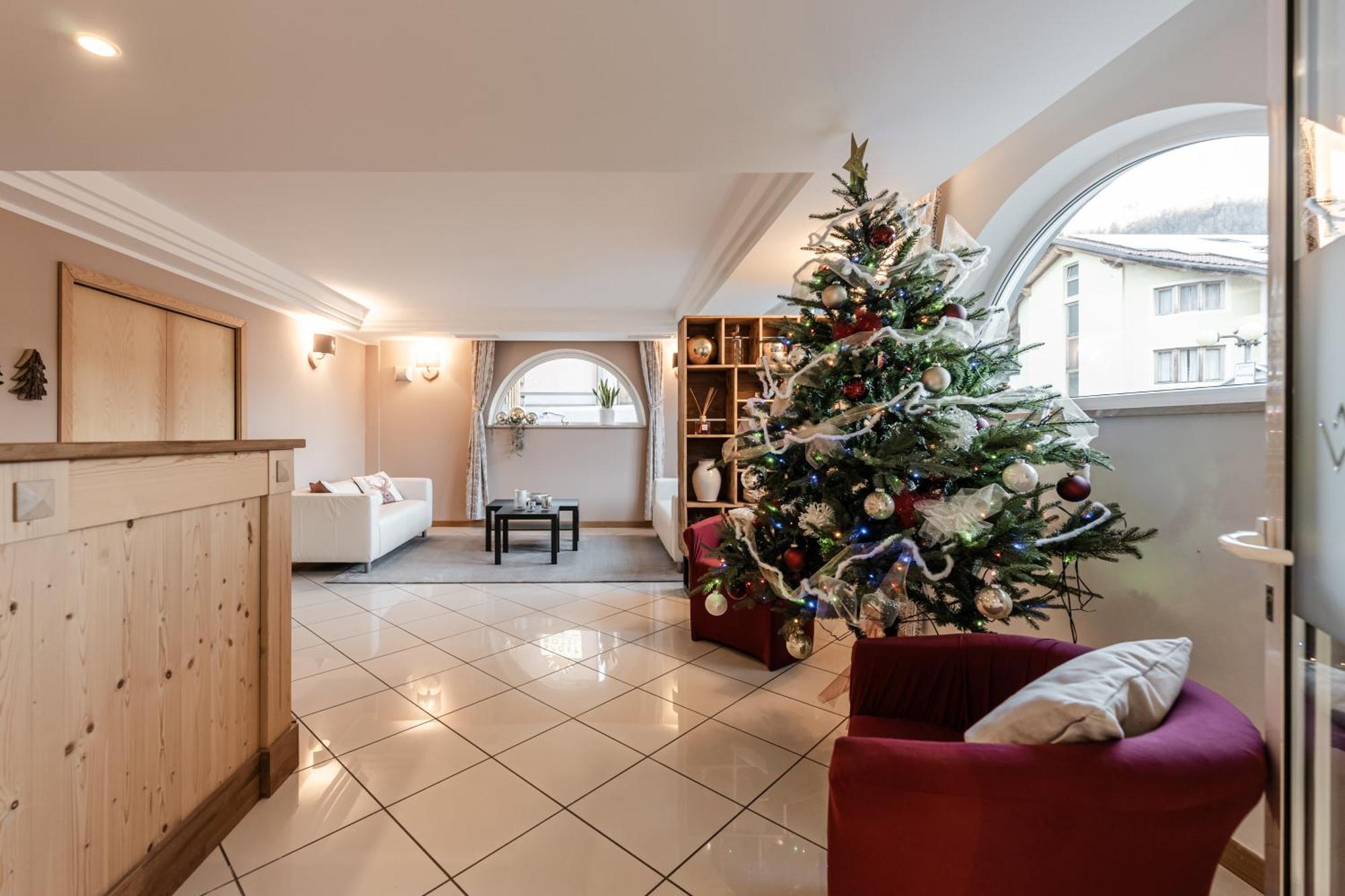 Hotel Garni Meledrio Димаро Екстериор снимка