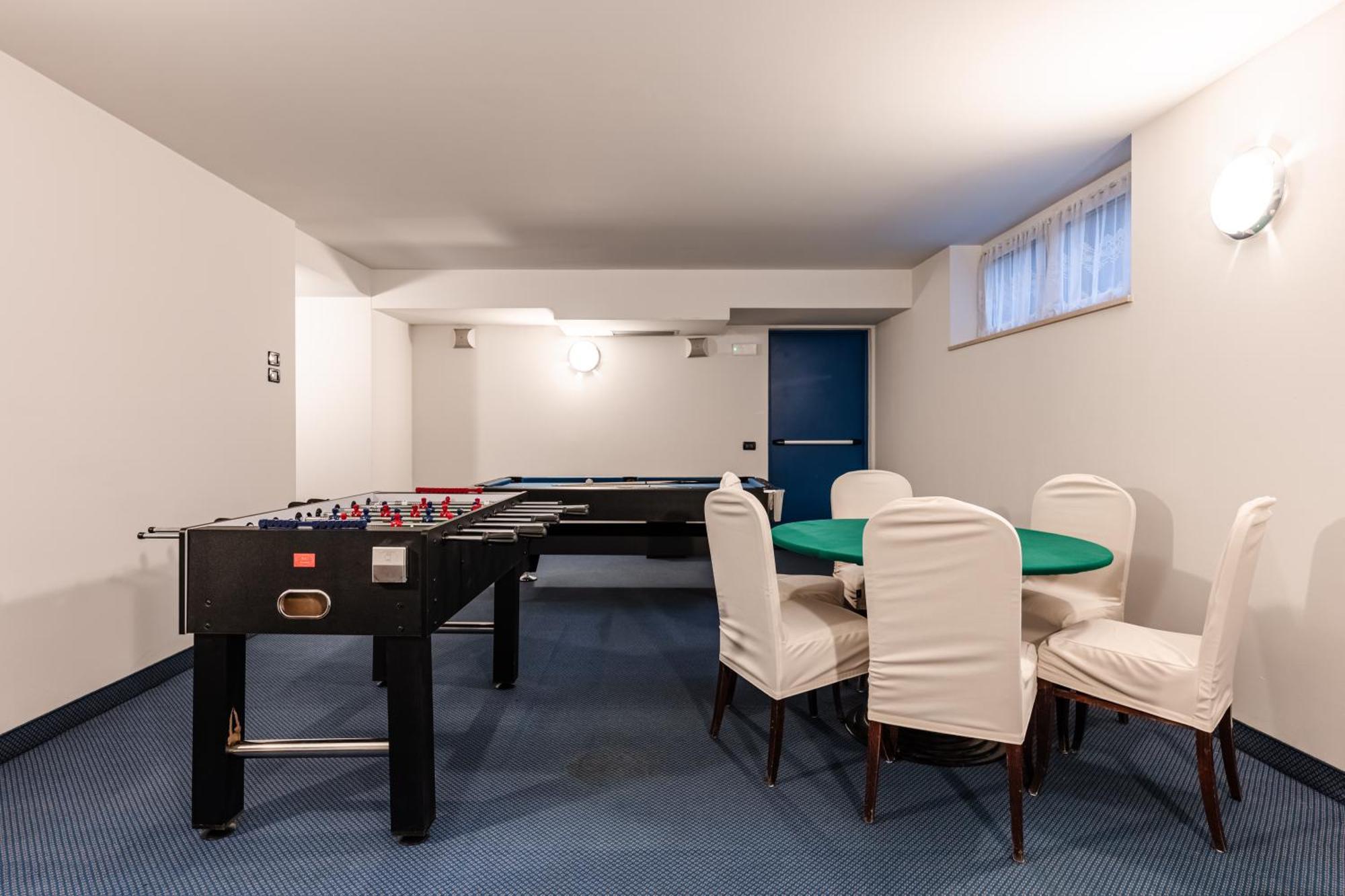 Hotel Garni Meledrio Димаро Екстериор снимка