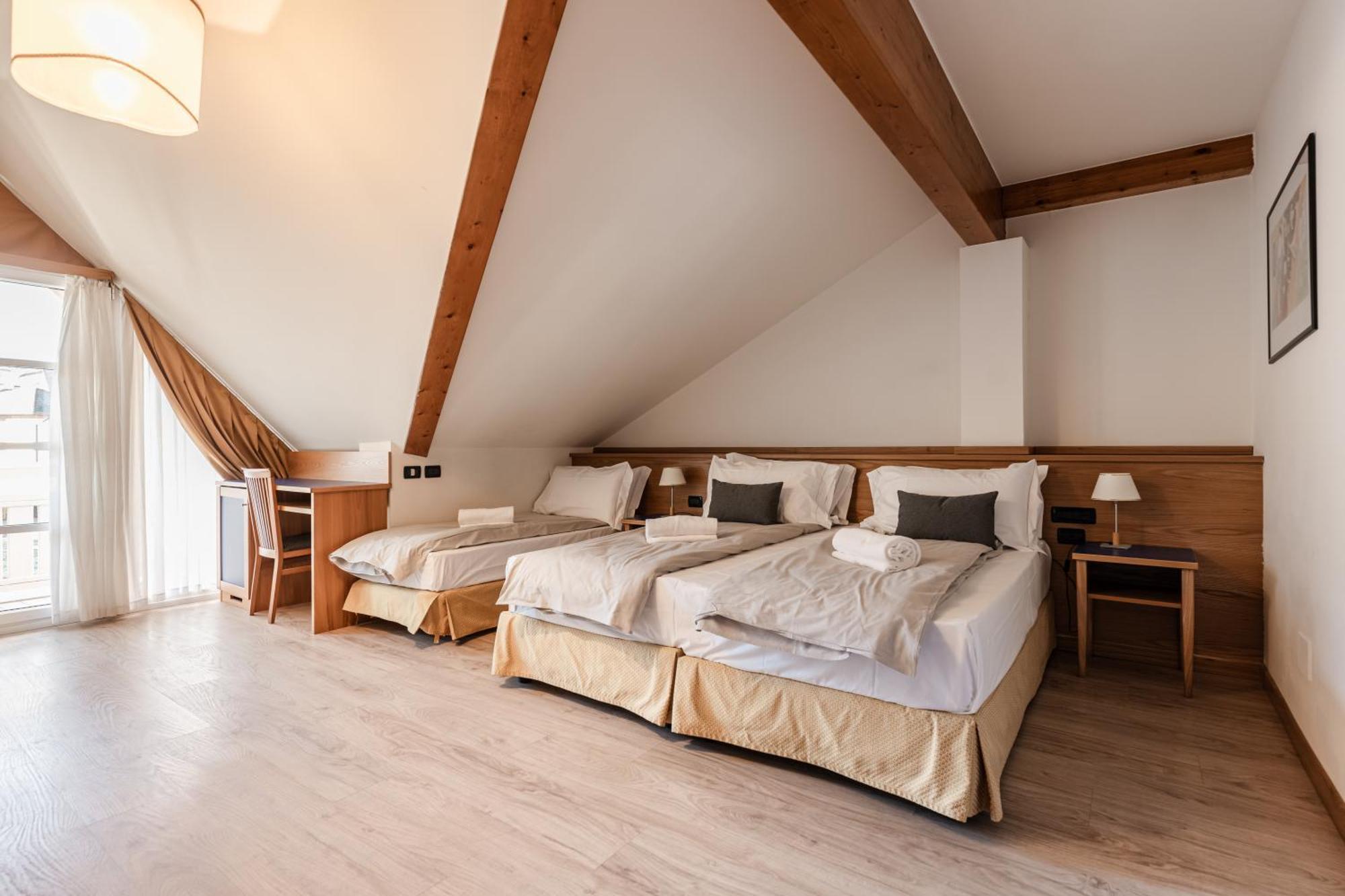Hotel Garni Meledrio Димаро Екстериор снимка