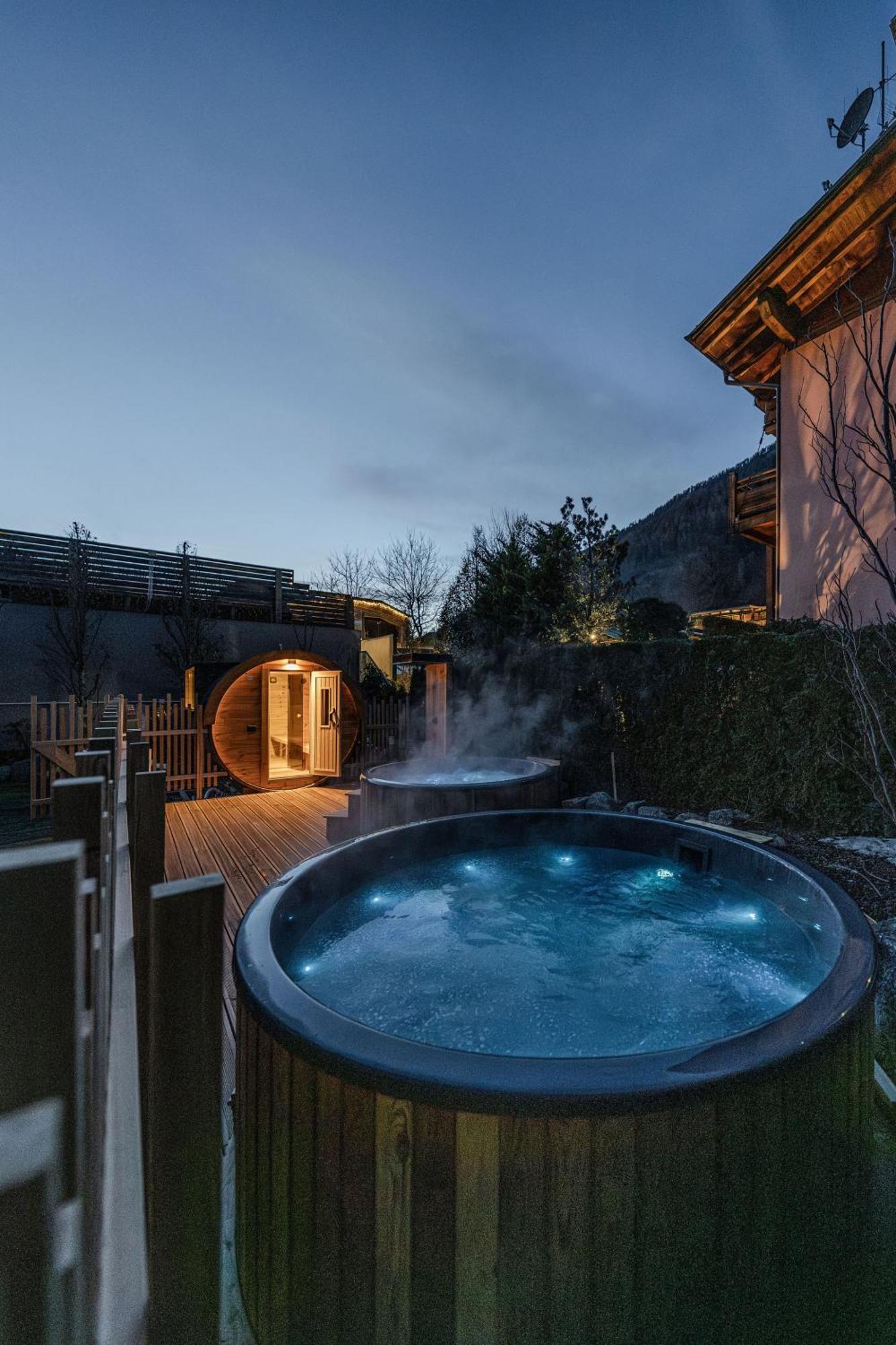 Hotel Garni Meledrio Димаро Екстериор снимка